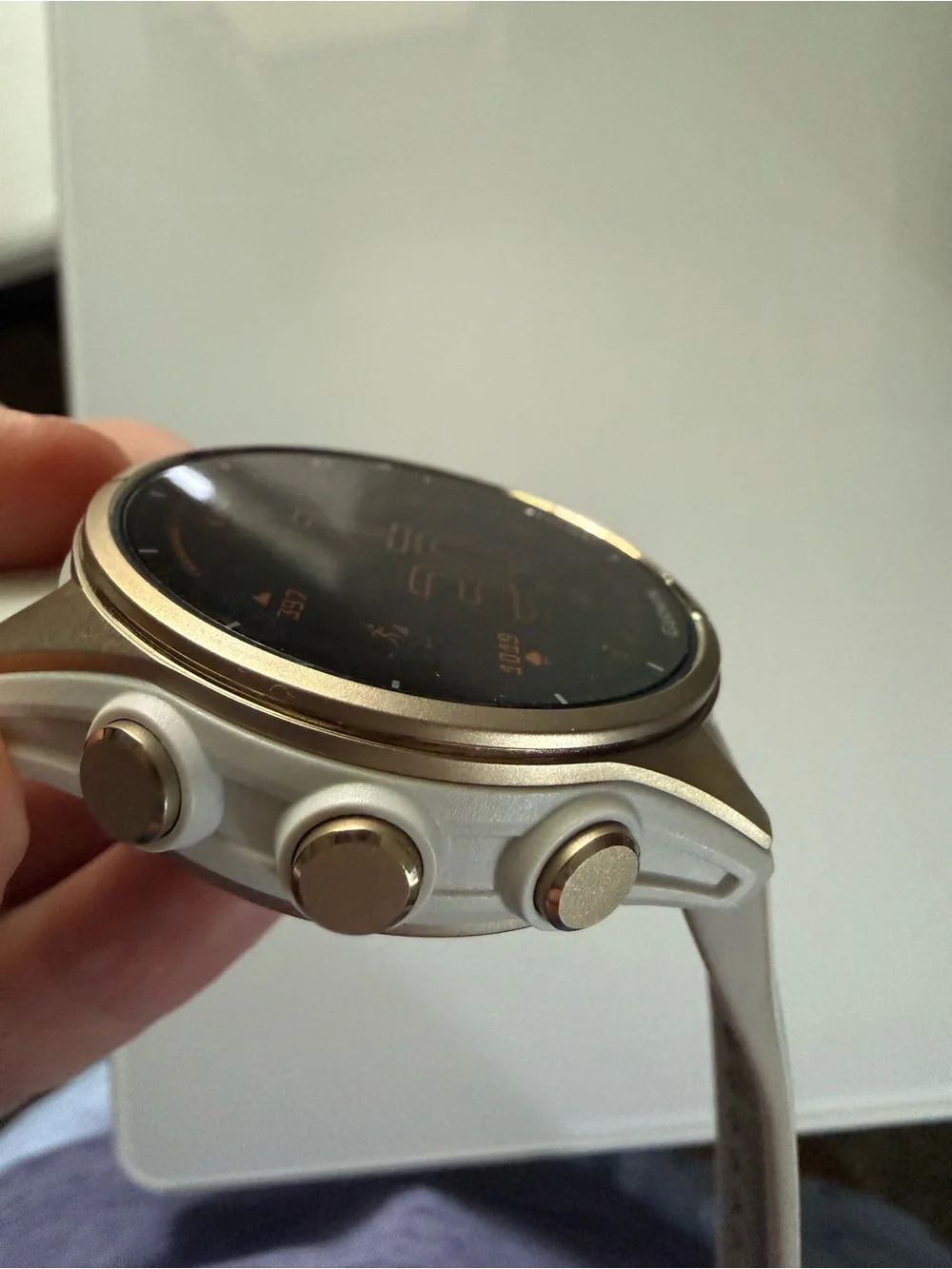 Garmin Fenix 8 Amoled Sapphire GPS smartwatch Light Gray and soft gold - EUC